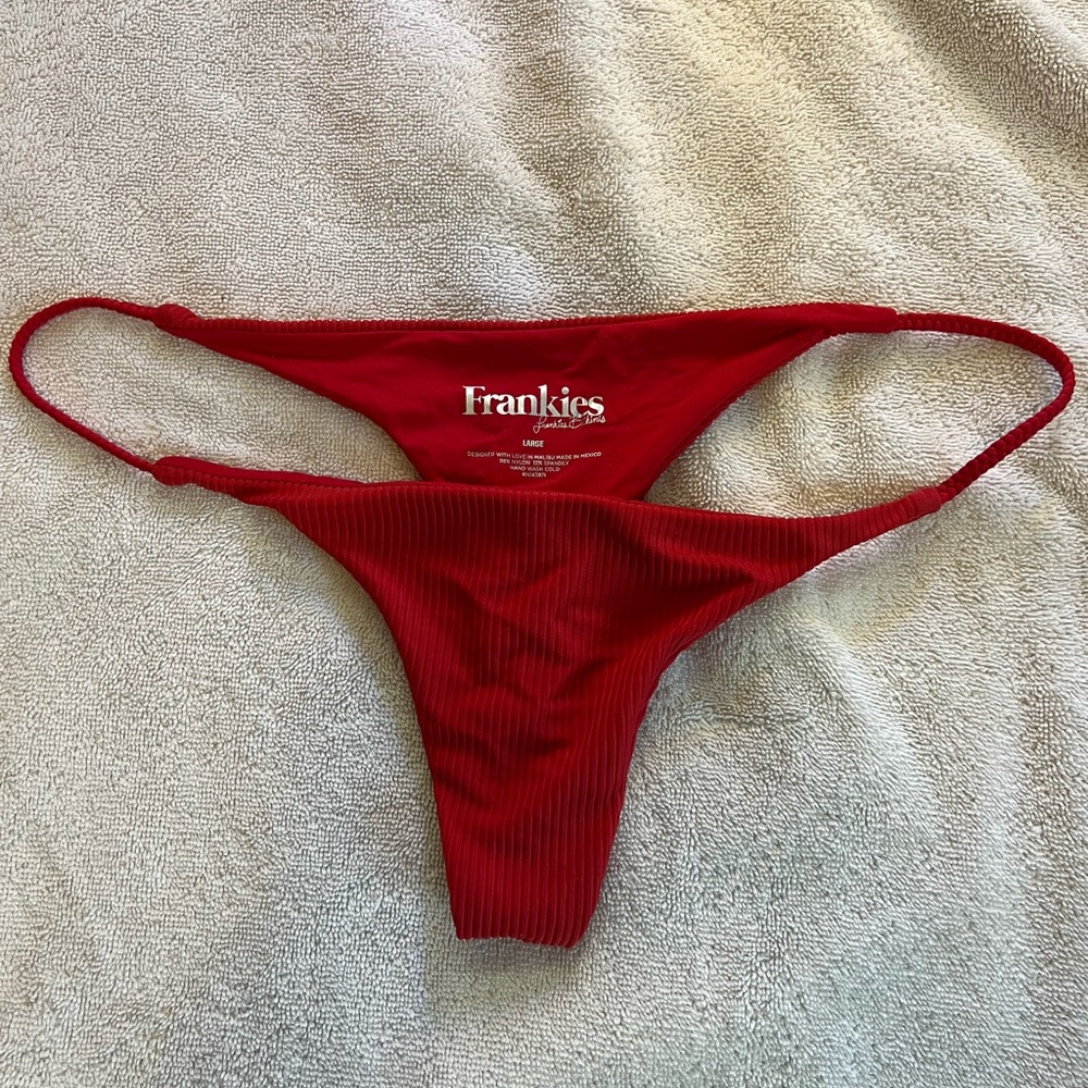 Frankie’s bikinis red ribbed bikini bottom size large